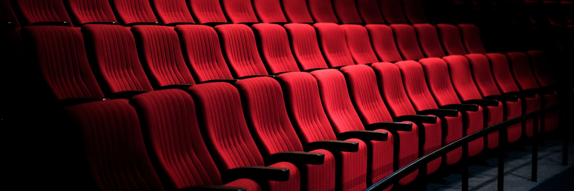 Tiyatro ve sanat etkinlikleri